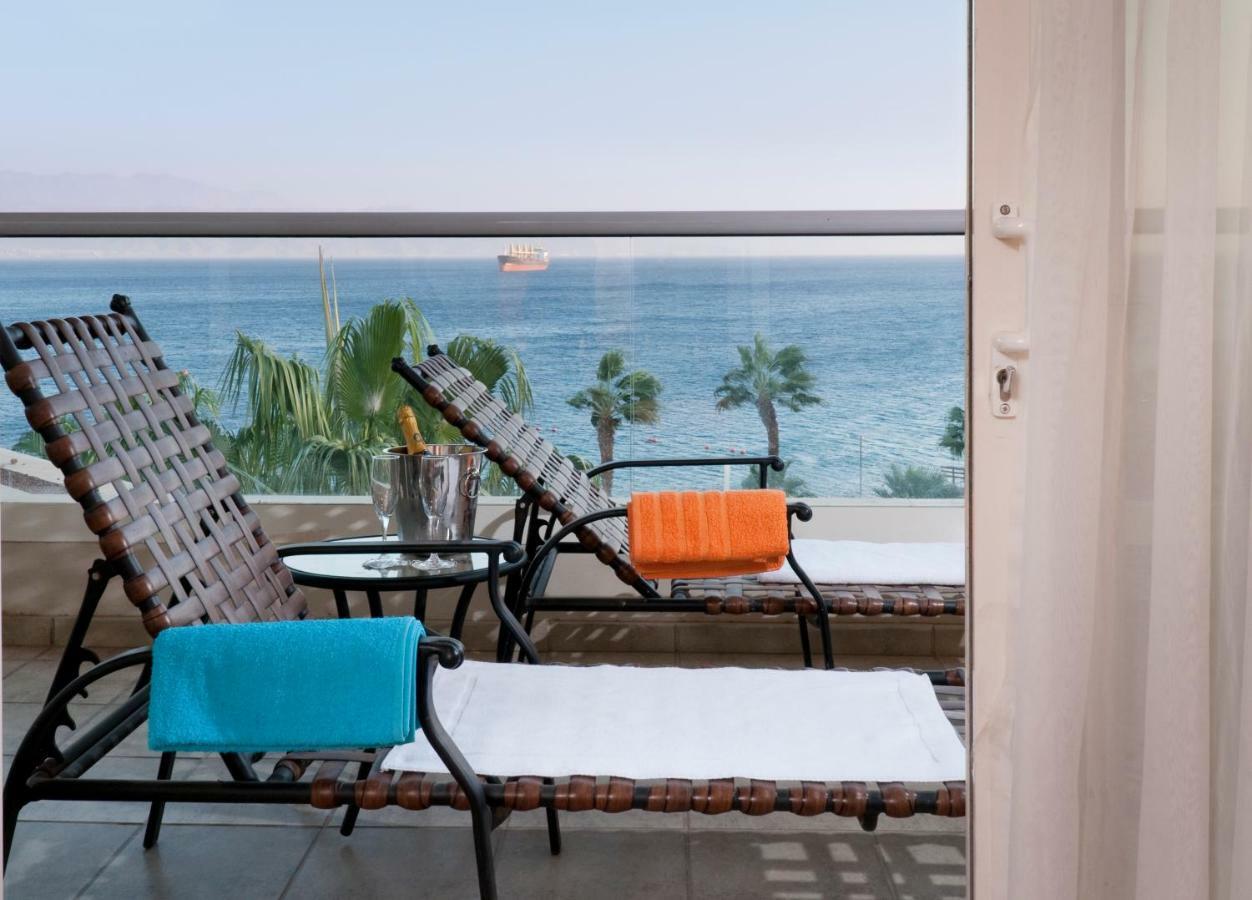 아리아 호텔 엘라트 외부 사진 A balcony at a hotel